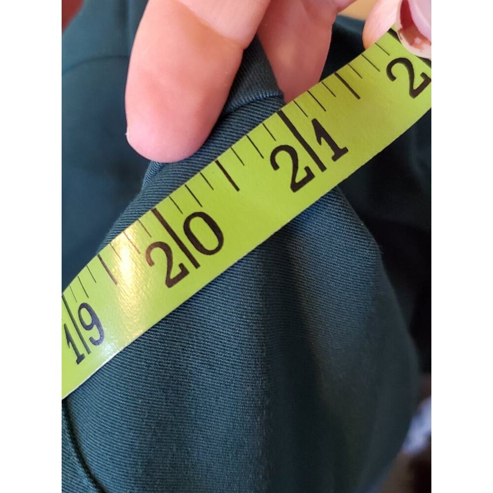 FIGS Dark Green One Pocket Scrub Top Women's Size Medium - Picture 3 of 8